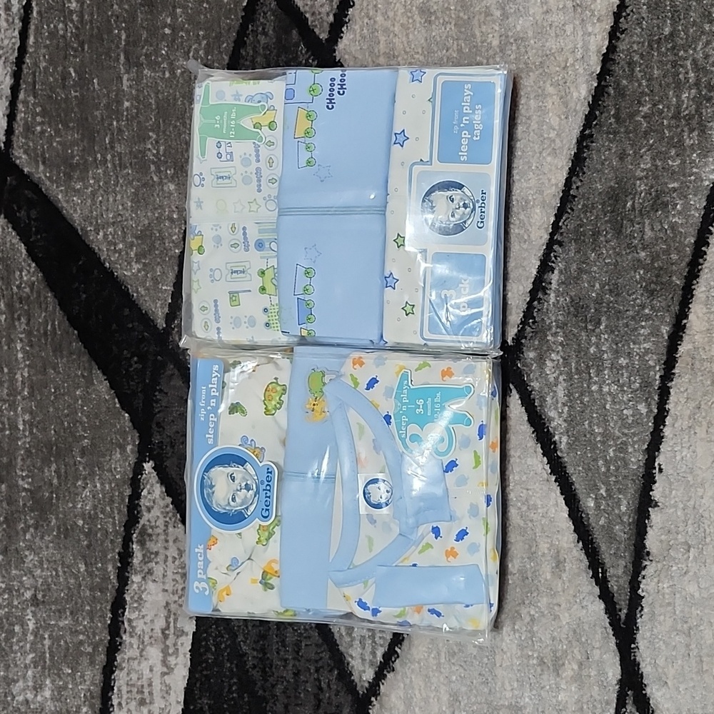 GERBER SLEEP & PLAYS ZIP FRONT BOYS ONESIE 3-6 MO. NEW PRICE FIRM